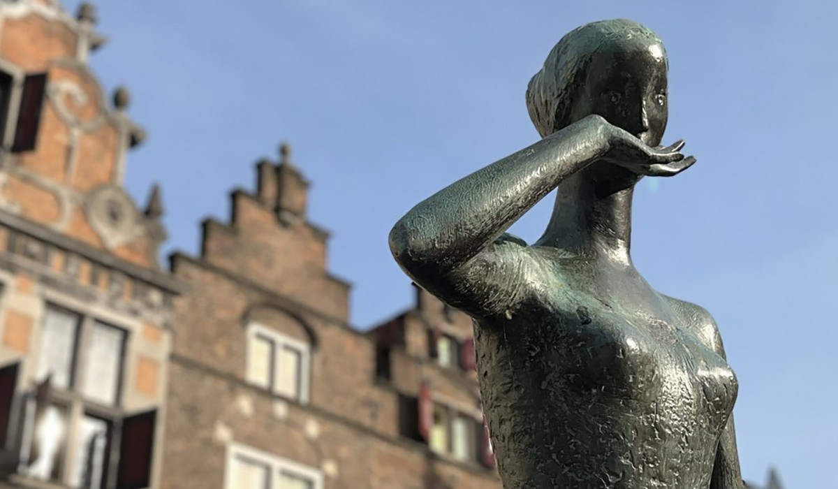 Standbeeld mariken van Nijmegen